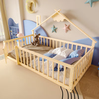Bodenbett-Hausbett aus Kiefer in Natur 90x190 Lilla Kids