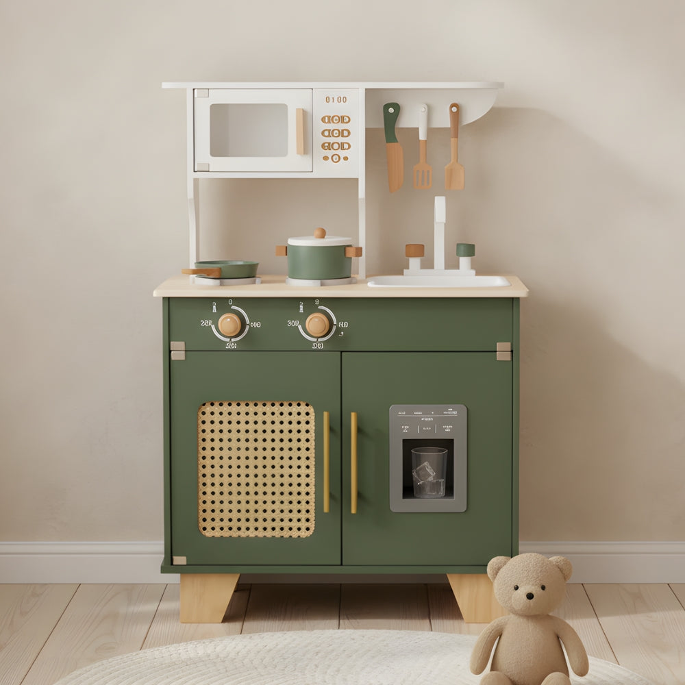 Dunkelgrüne Kinderküche aus Holz mit Backofen Lilla Kids