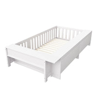 Mitwachsendes Kinderbett mit Schutzgitter und Regalen Lilla Kids