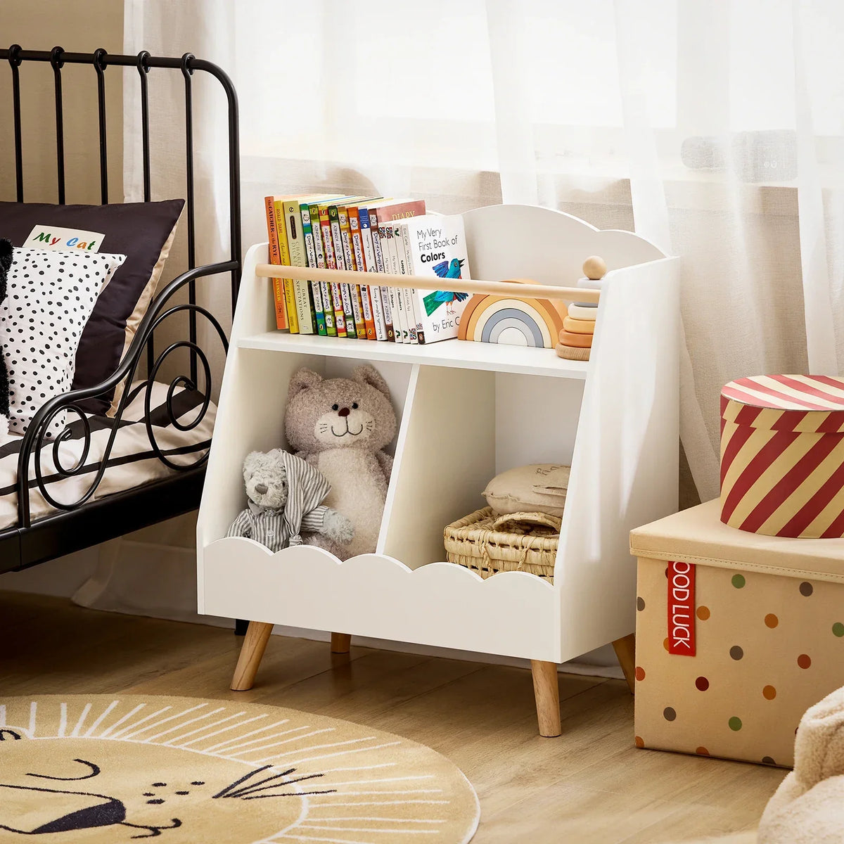Weißes Kinderbücherregal auf Füßen Lilla Kids