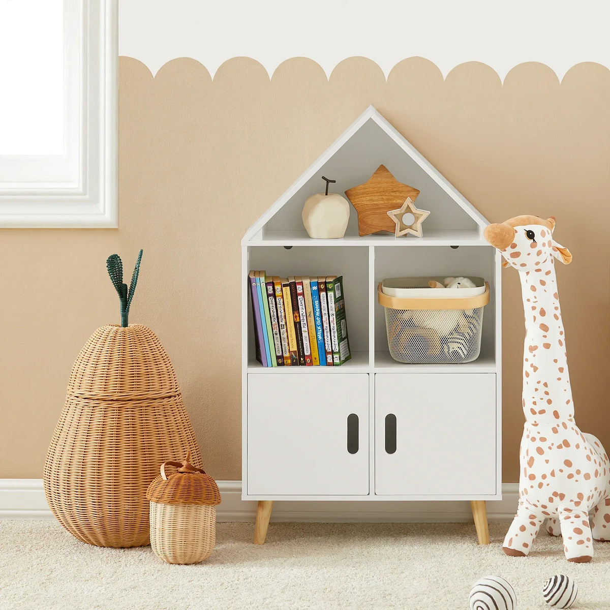 Weißes Kinderbücherregal in Hausform mit Füßen Lilla Kids